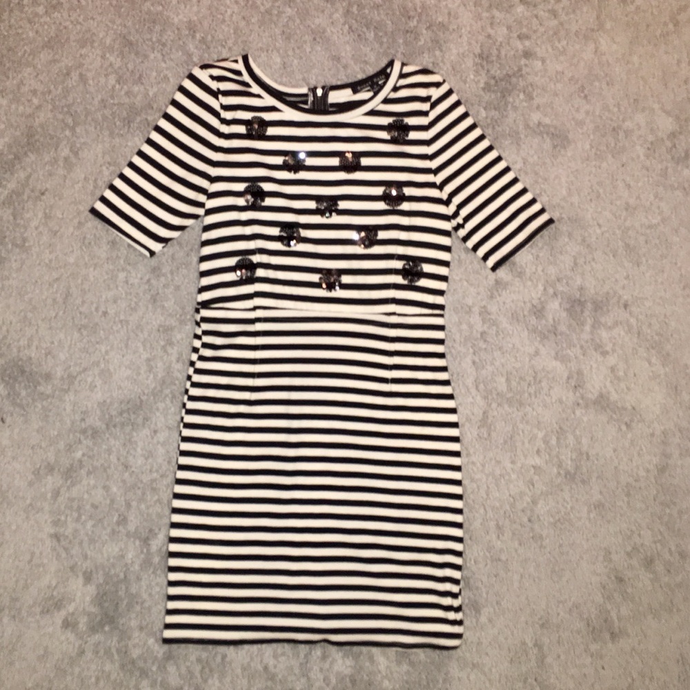 NWOT! Cute Fitted Dress